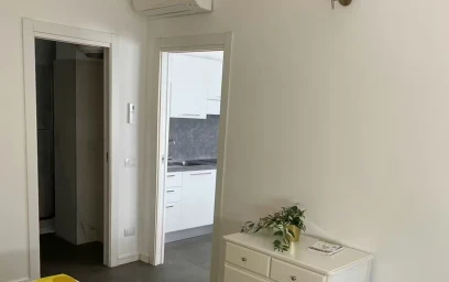 Entire apartment at Via Francesco Crispi, image 7 of 10