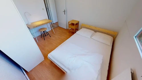Quarto privado em Place des Géants, , imagem 1 de 10