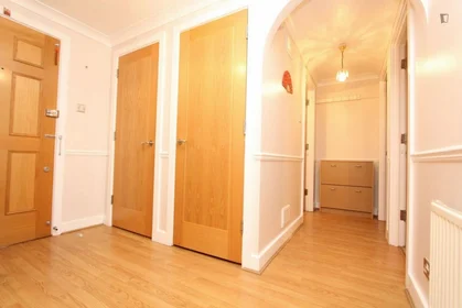 Privatzimmer in der Bartholomew Court, 10 Newport Avenue, bild 12 von 15