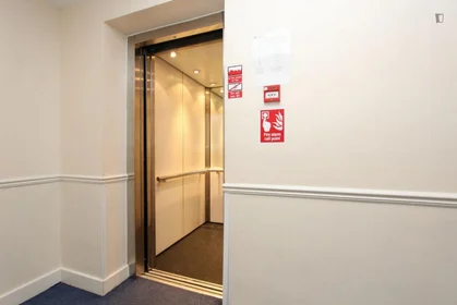Privatzimmer in der Bartholomew Court, 10 Newport Avenue, bild 14 von 15
