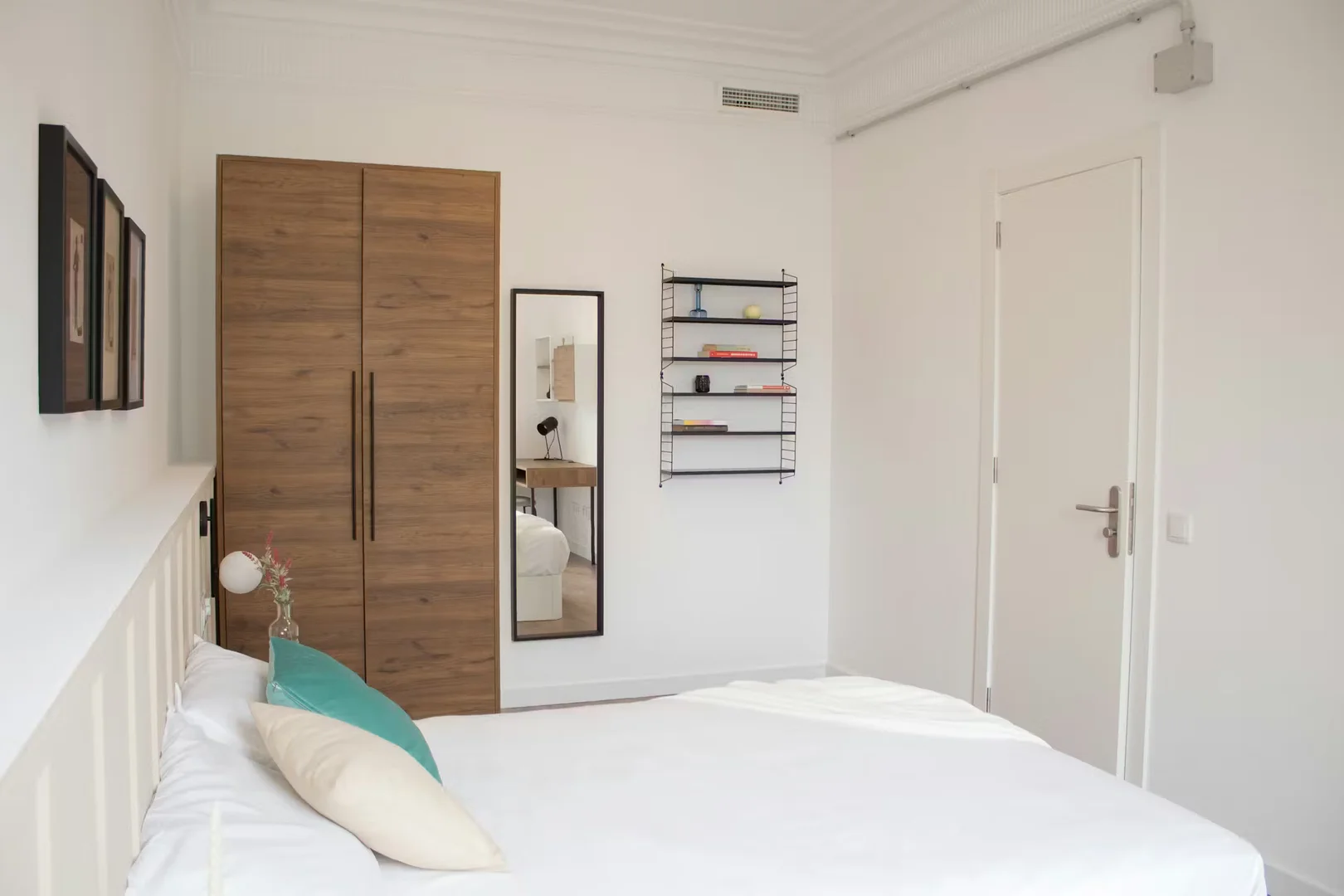 Budget-friendly student room close to campus in 