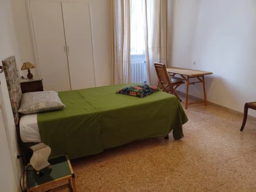 Cheap private room in Perugia