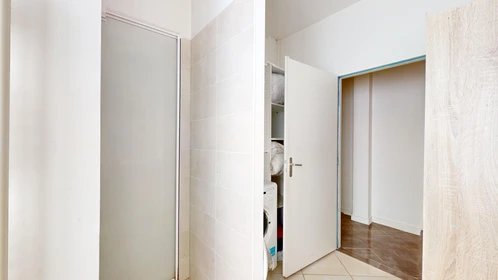 Habitación privada en 9 Rue De L'intendant Le Nain, imagen 32 de 34