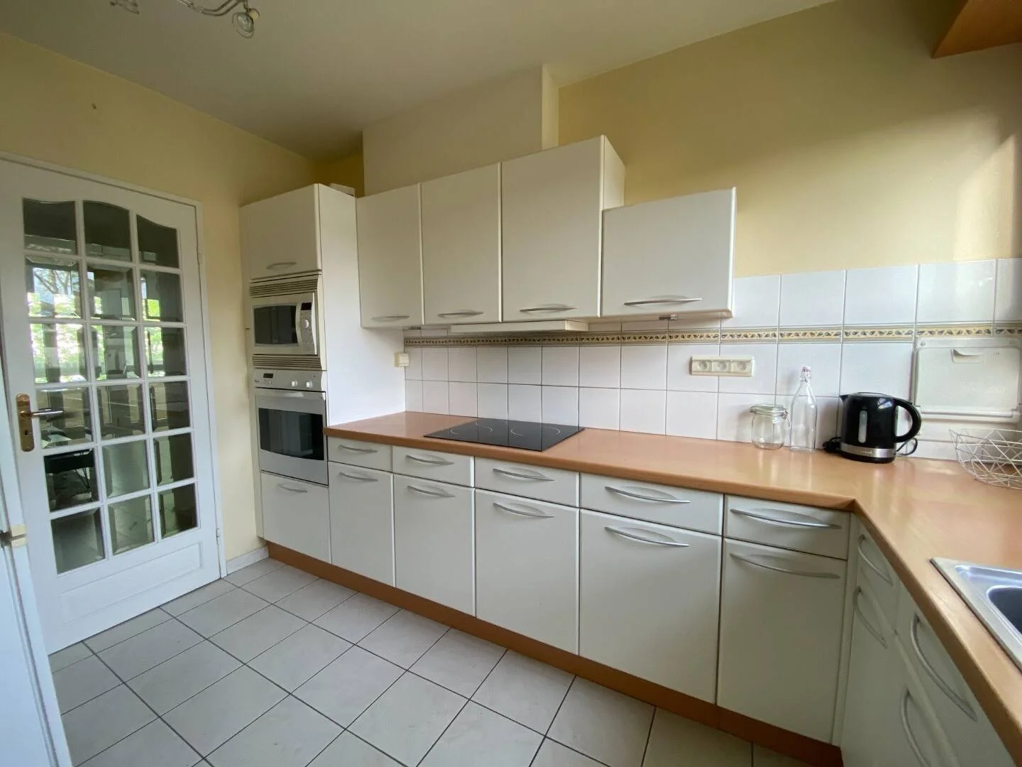 Habitación estudiantil económica cerca del campus en 