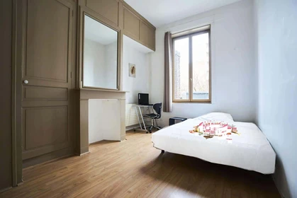 Cheap private room in Roubaix