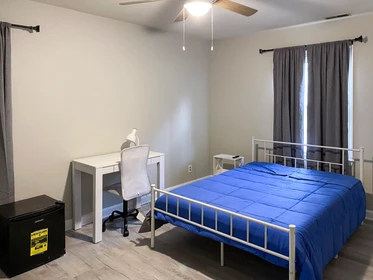 Quarto para alugar com cama de casal em Charlotte