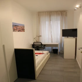 Chambre à louer dans un appartement en colocation à Milano