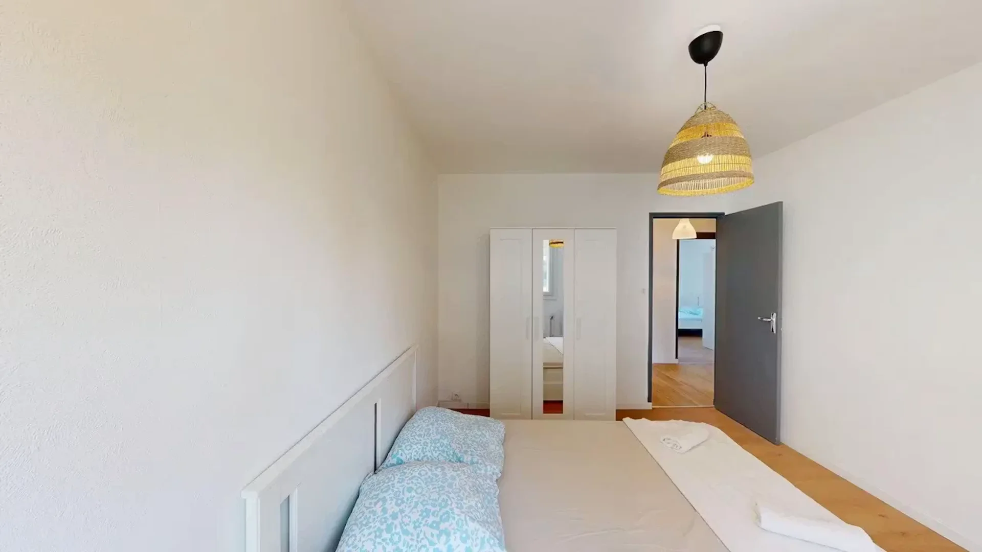 Habitación acogedora para estudiantes disponible en 