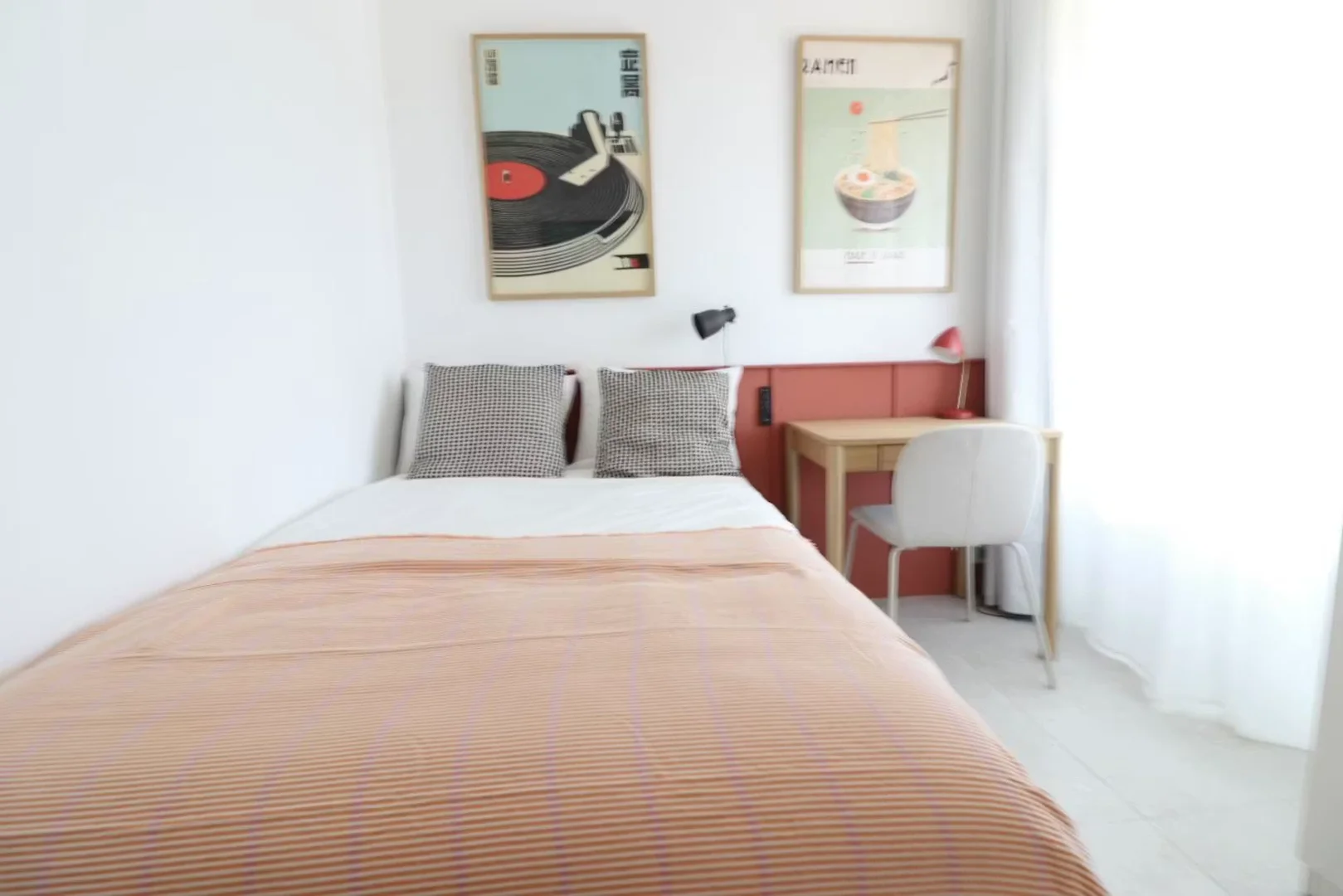 Cozy room for students available in 