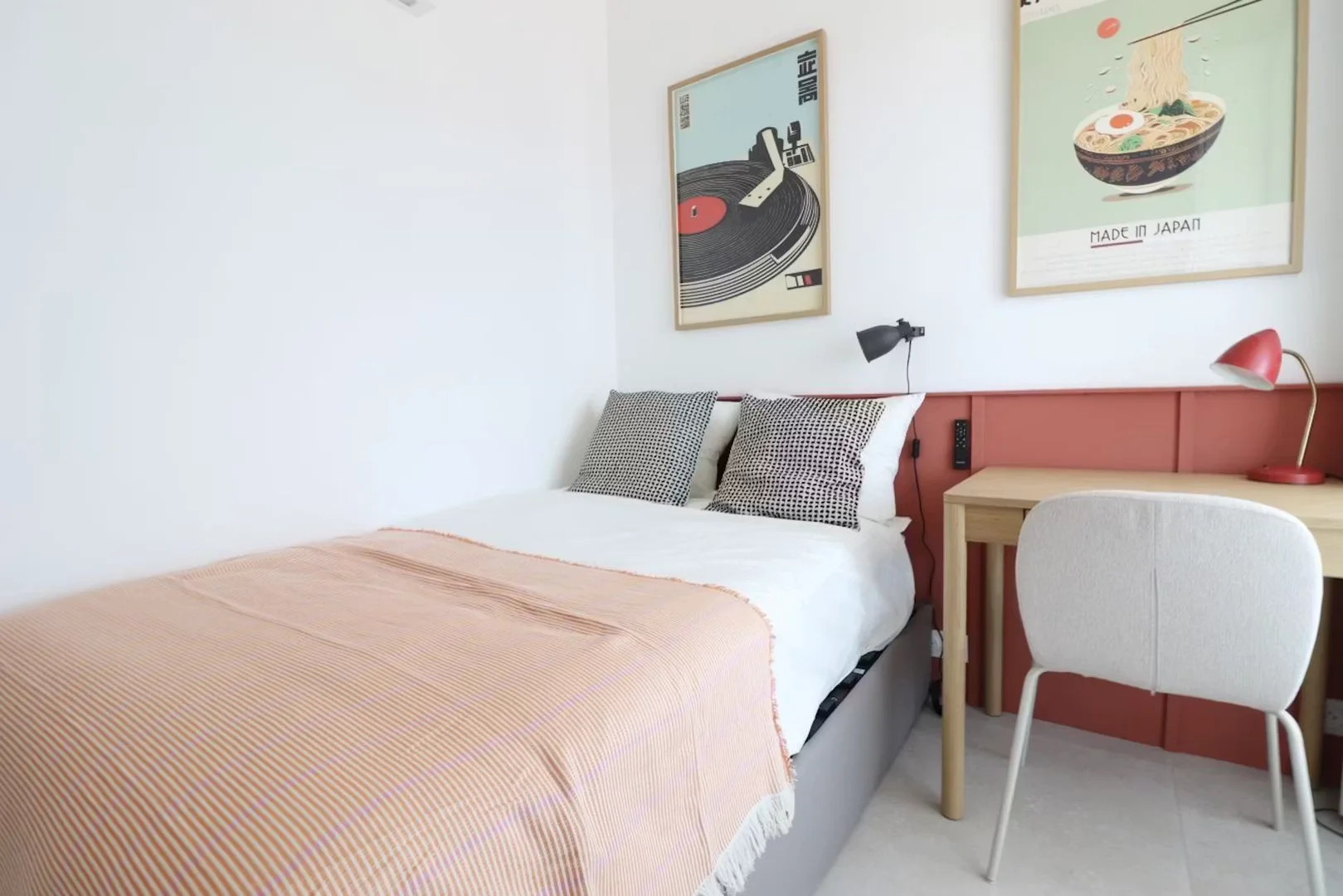 Economical student room with convenient location in 