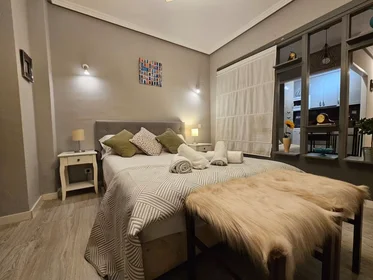 Appartamento intero in Calle de San Bernabé, Foncalada, immagine 1 di 10