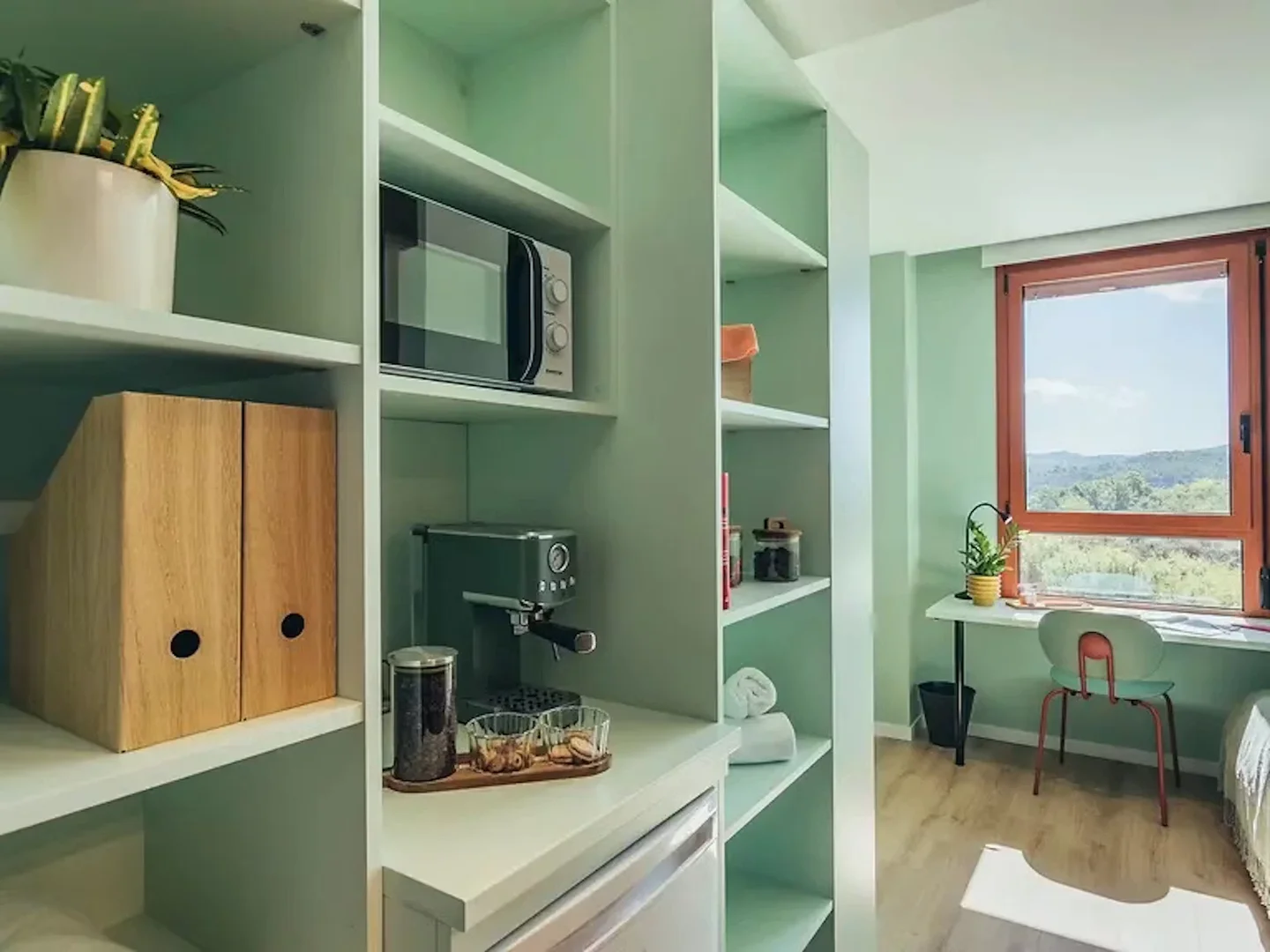 Habitación asequible para estudiantes con buena iluminación en