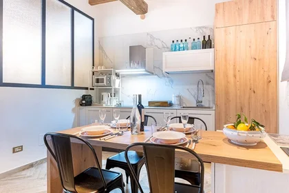 Logement entier à Strada Nino Bixio, Oltretorrente, image 1 de 10