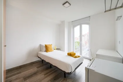 Habitación privada en Avenida Defensores de Chaves, Lisbon, imagen 1 de 10
