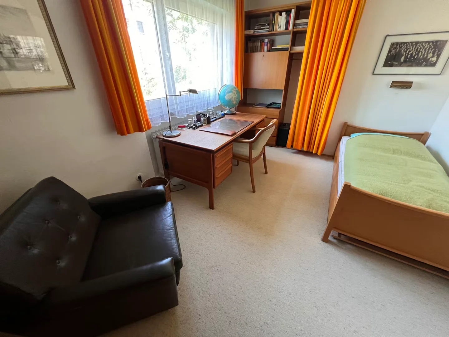 Habitación estudiantil amplia y cómoda en 