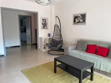 Família em Toulon, 83000, imagem 4 de 9