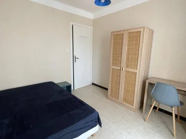 Família em Toulon, 83000, imagem 8 de 9