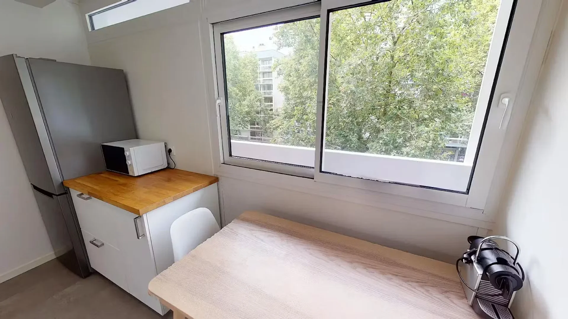 Chambre à louer dans un appartement d'étudiant à , entièrement meublée
