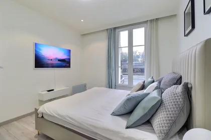 Entire apartment at Rue Gutenberg, 15th Arrondissement, image 2 of 10