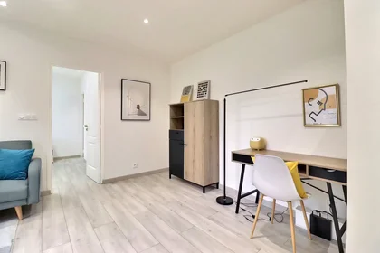 Entire apartment at Rue Gutenberg, 15th Arrondissement, image 6 of 10