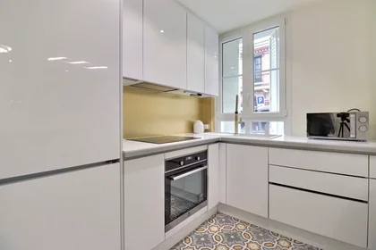 Entire apartment at Rue Gutenberg, 15th Arrondissement, image 7 of 10