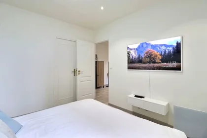 Entire apartment at Rue Gutenberg, 15th Arrondissement, image 10 of 10
