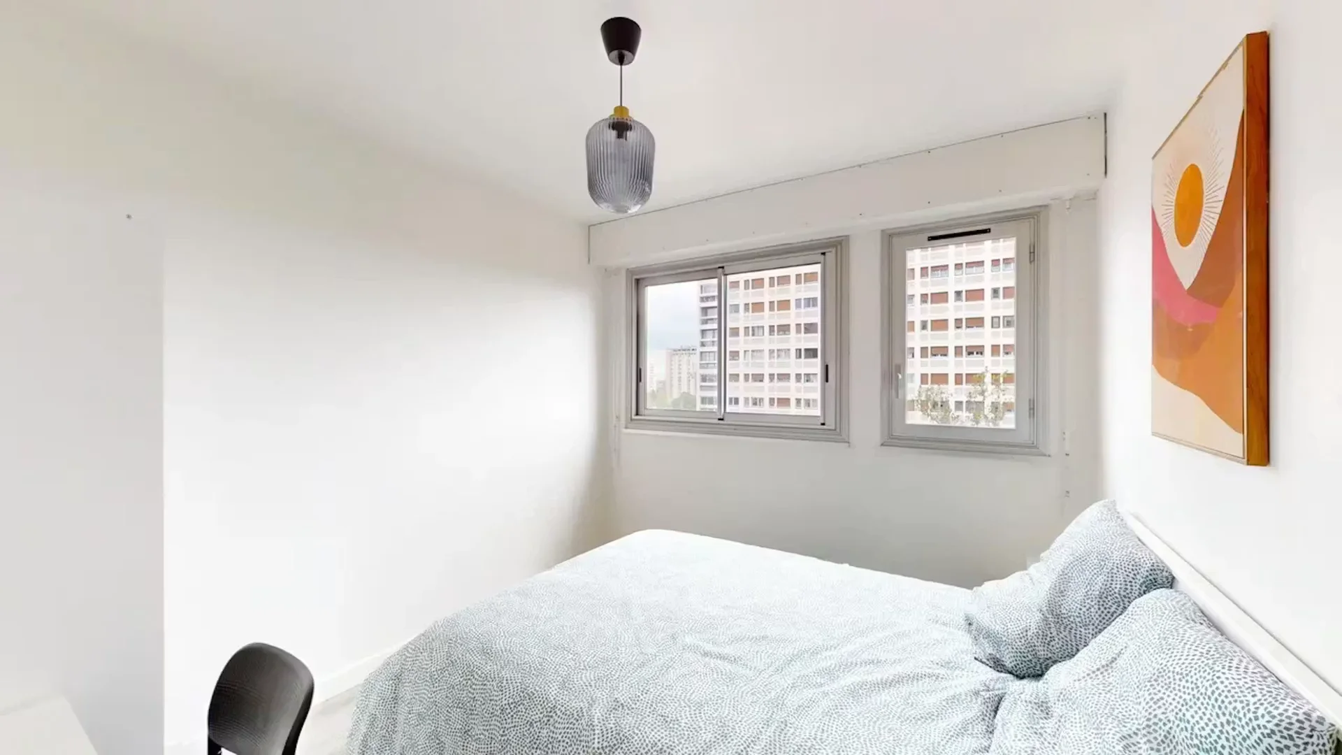 Quarto de estudante económico com localização conveniente em 