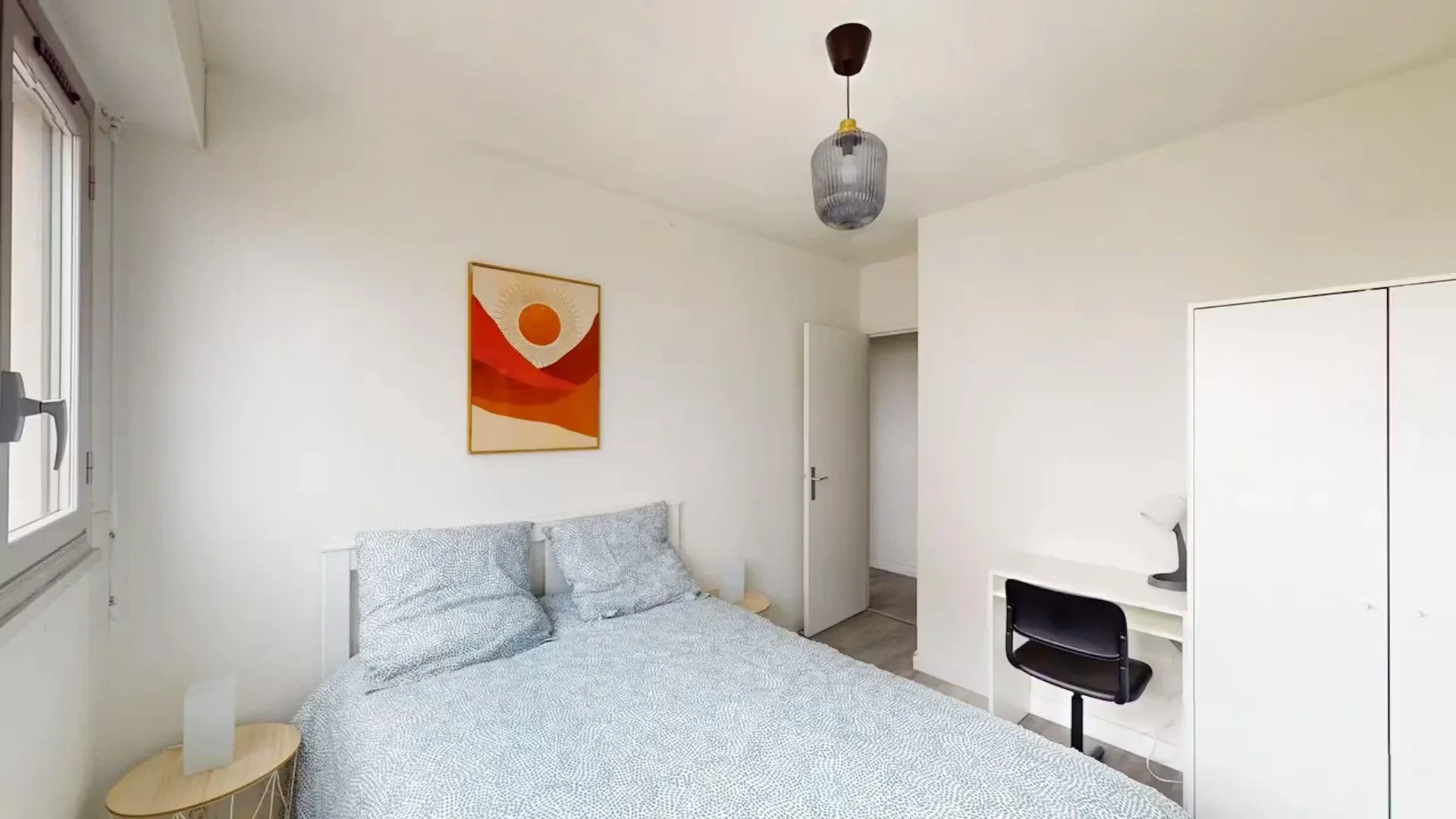 Quarto amigo do estudante em  com comodidades modernas