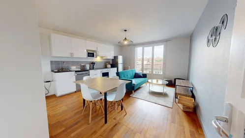 Habitación privada en 59 Rue Paul Verlaine - Droite, imagen 1 de 10