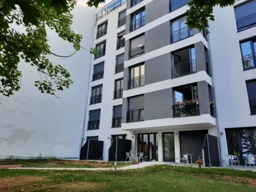 Logement entier à Leibnizstraße, 85, image 1 de 10
