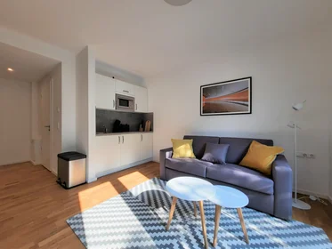 Logement entier à Leibnizstraße, 85, image 5 de 10