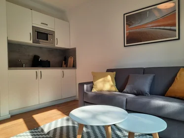 Logement entier à Leibnizstraße, 85, image 6 de 10