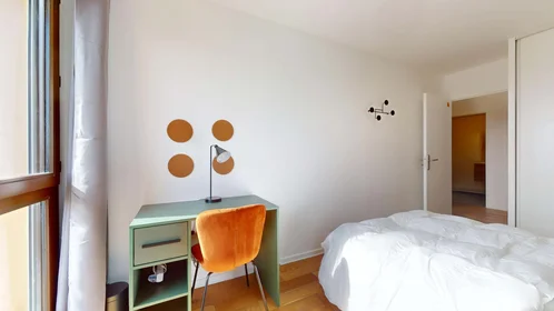 Quarto privado em 2 Rue Denfert Rochereau, 93200 Saint-Denis, France, imagem 1 de 8