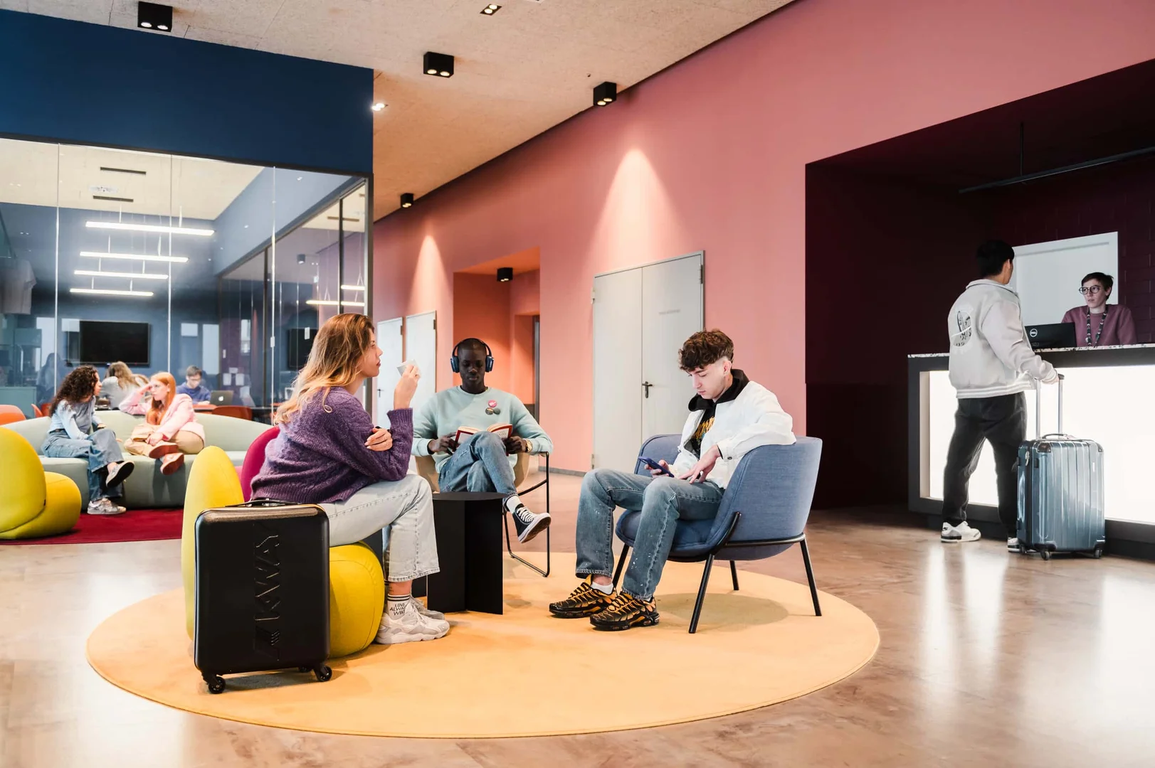 Comfortable and spacious student room in 