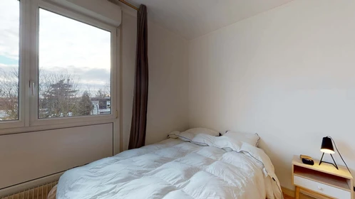 Quarto para alugar num apartamento partilhado em Cergy