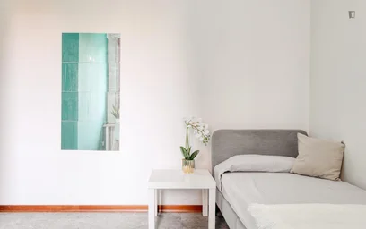 Room for rent with double bed {area}