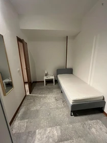 Bologna de ortak bir dairede kiralık oda