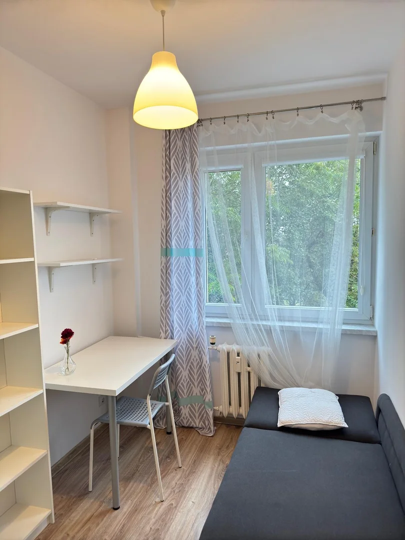 Functional student room perfect for studying in 
