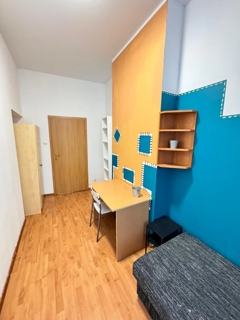 Bezahlbares Zimmer für Studenten mit ausreichender Beleuchtung in 