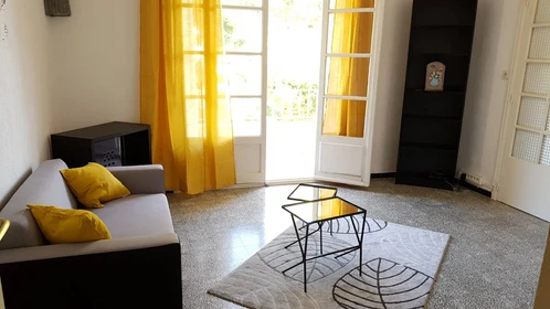 Room for rent in a shared flat in Toulon