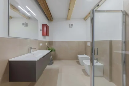 Chambre privée à Fondobanchetto, 33, 44121, Ferrara, IT, image 9 de 31