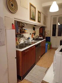 Chambre privée à Via Cartolari 17, image 2 de 5
