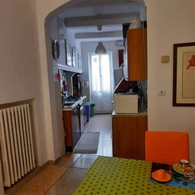 Chambre privée à Via Cartolari 17, image 4 de 5