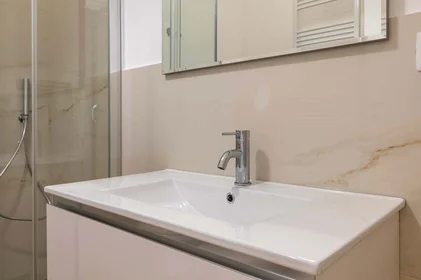 Habitación privada en Via Vigone, 32, 10138 Torino TO, Italia, imagen 7 de 19