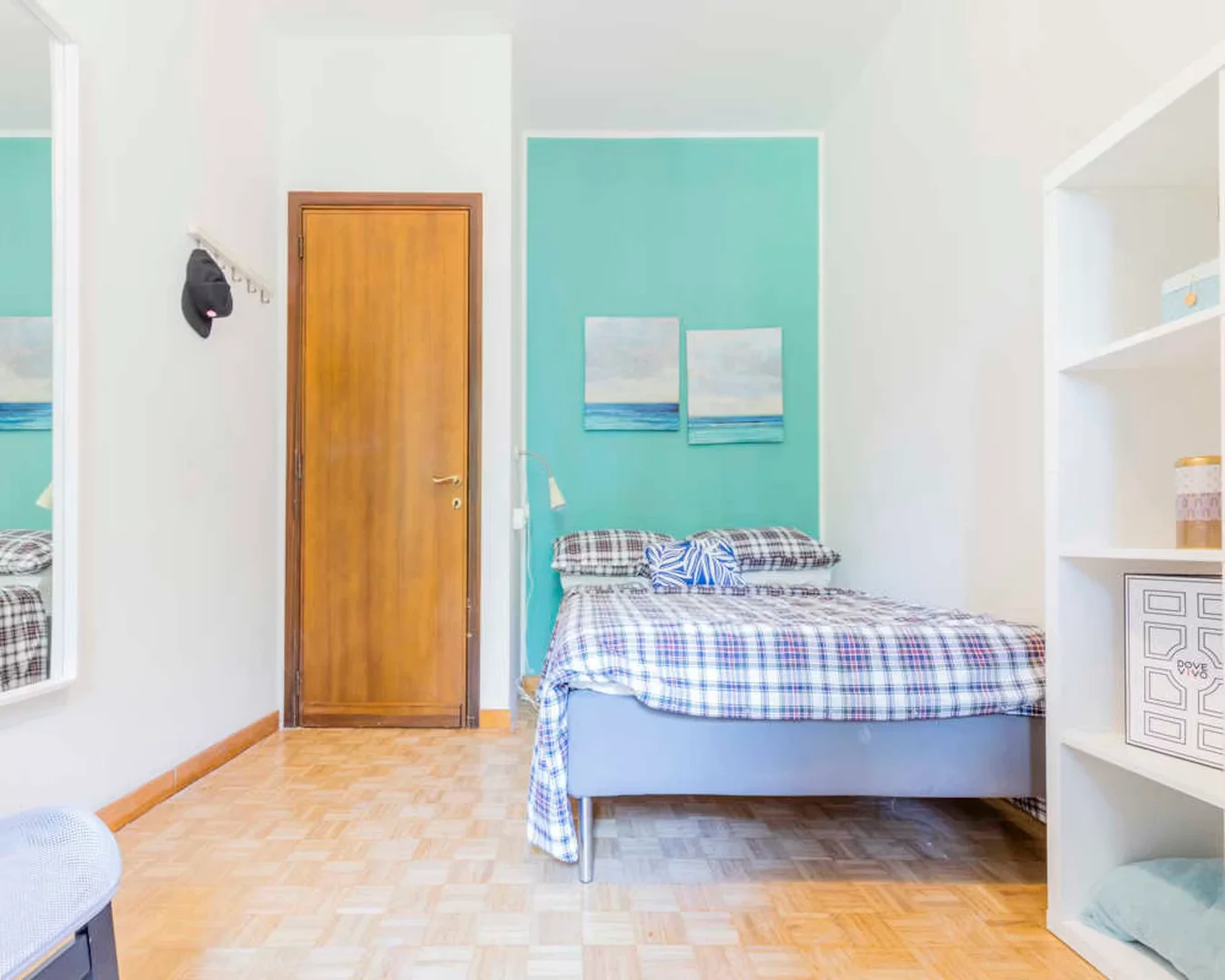 Comfortable and spacious student room in