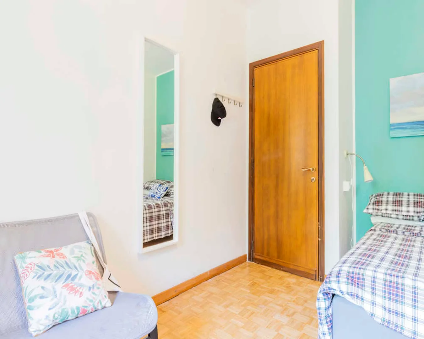 Cozy room for students available in