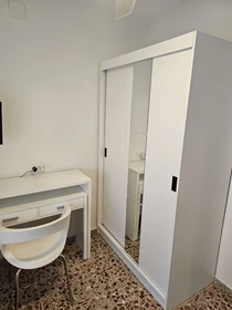 Helles Privatzimmer in Valencia