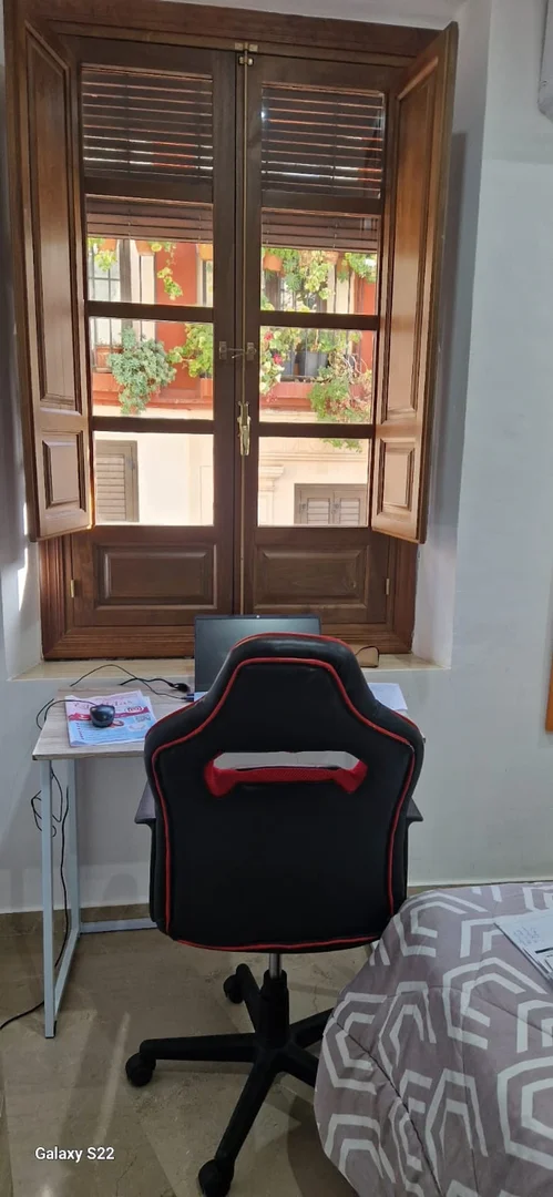 Quarto de estudante económico perto do campus em