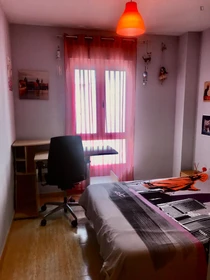 Renting rooms by the month in Sant-joan-dalacant