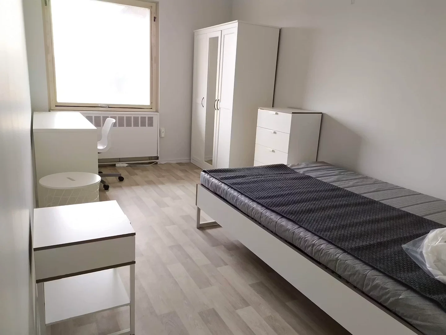Habitación estudiantil económica cerca del campus en